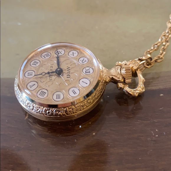 Avon designer 17 jewel watch with chain and case - Picture 11 of 12
